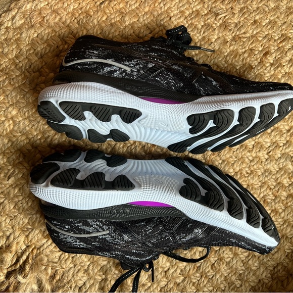 NWT ASICS nimbus24 gel athletic shoes - Picture 5 of 7